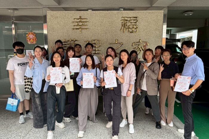 麗富康經銷商公益活動-馨暖幸福不孤單行動，麗富康馨瑩總監區帶領夥伴陪伴長輩共度溫暖時光